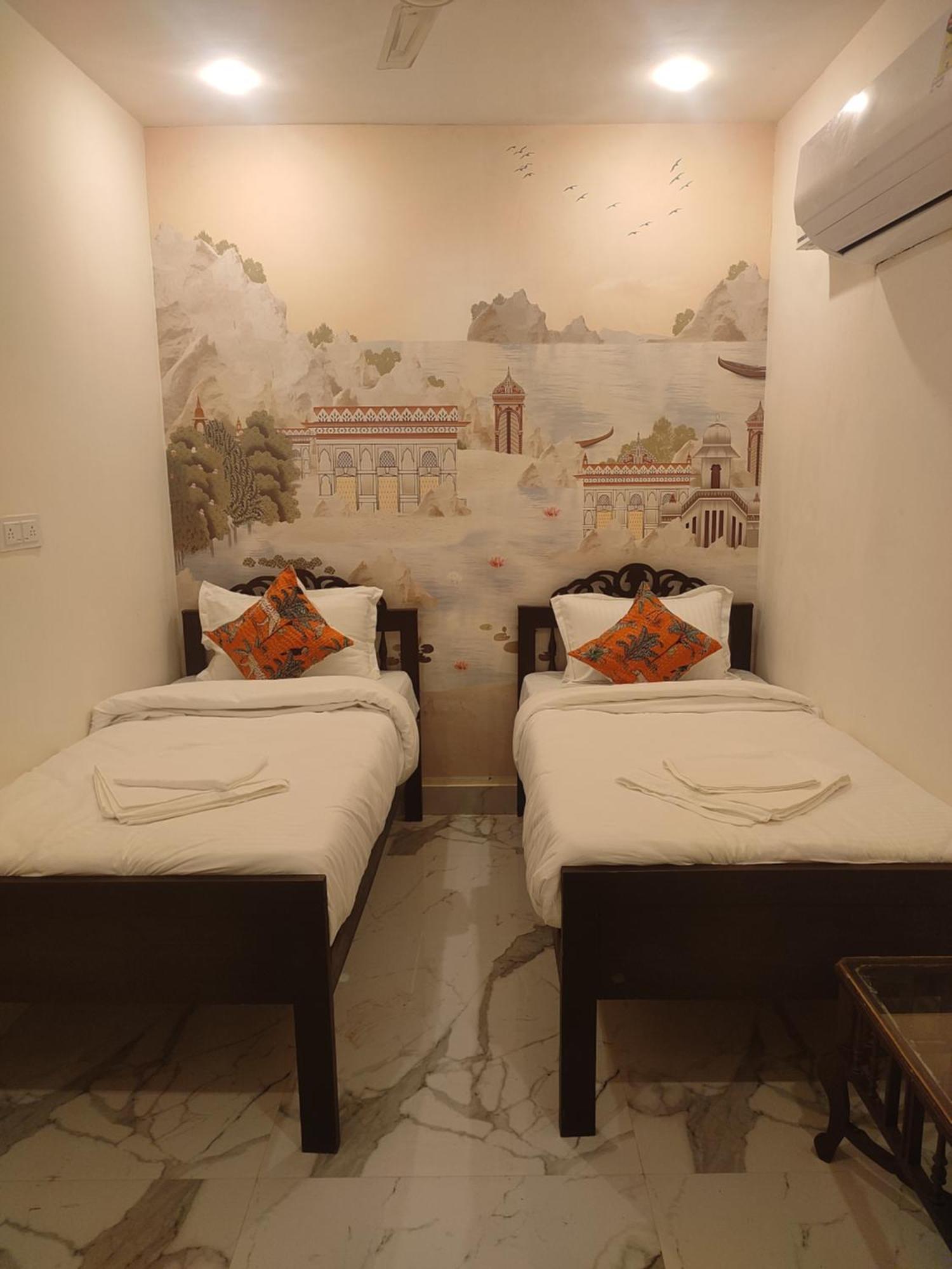 Kiran Apartment Jaisalmer Oda fotoğraf